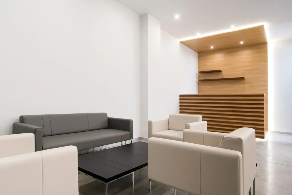 Reformas de Locales Almería para oficina moderna